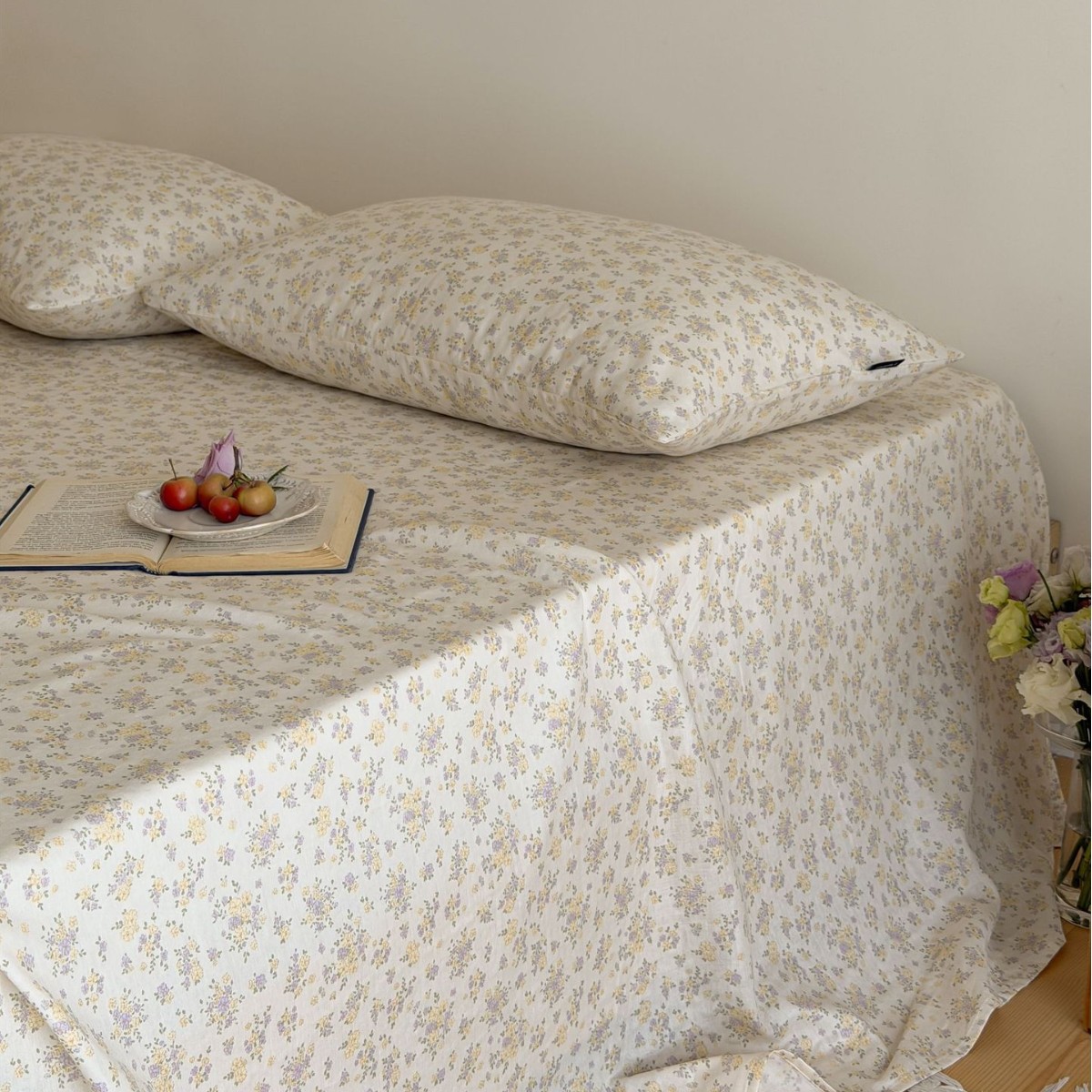 Cotton Double Gauze Bed Sheet with Flower Pattern