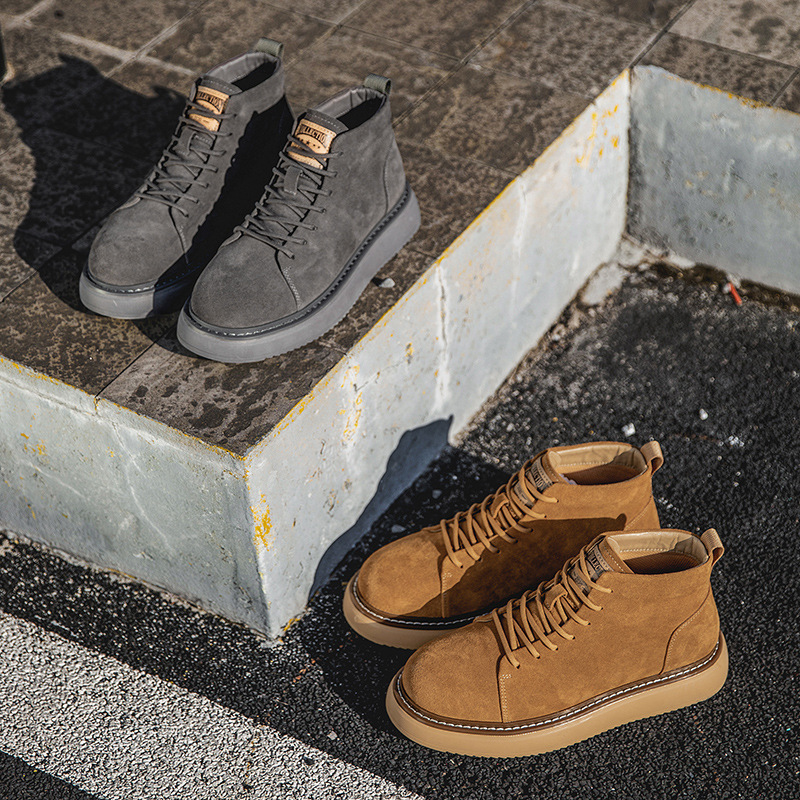 Men's vintage-style boots with platform sole
