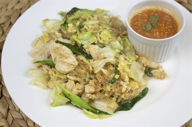 Miến Xào Thịt Gà Bắp Cải