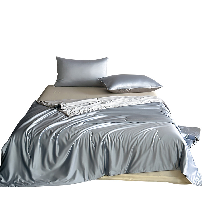 Seidensommer-Steppbett mit Maulbeerseide-Füllung