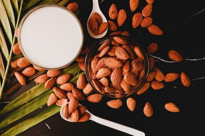 Ngoài sữa, đây là những thức uống giàu canxi giúp xương chắc khỏe mỗi ngày - Báo Pháp Luật TP.HCM