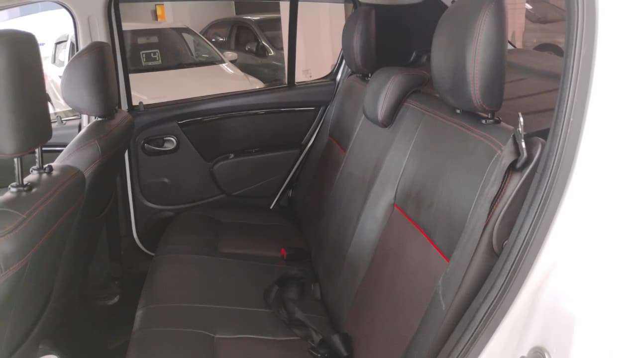 Renault Sandero - Foto 5