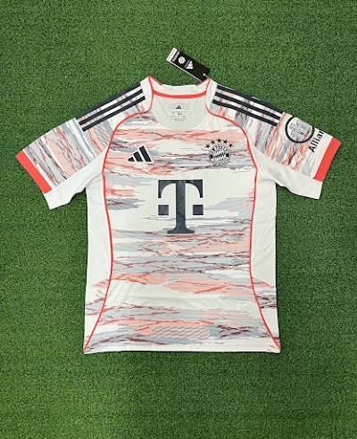 25-26 Bayern Munich Visitante.jpg
