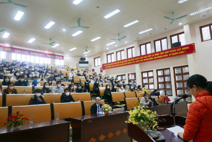 Đảng ủy Trường Đại học Tây Bắc tổ chức thành công lớp Bồi dưỡng Lý luận chính trị dành cho đối tượng kết nạp Đảng năm 2021