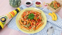 Món nui xào thập cẩm theo công thức Cooky vừa nhanh vừa gọn phải không, các mẹ có thể dọn ra dĩa ăn kèm nước tương hoặc với một chút trang trí sáng tạo thêm sự hấp dẫn cho bé nhé!