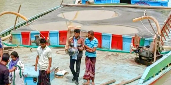অবৈধভাবে বালু উত্তোলনের দায়ে আটক ৫