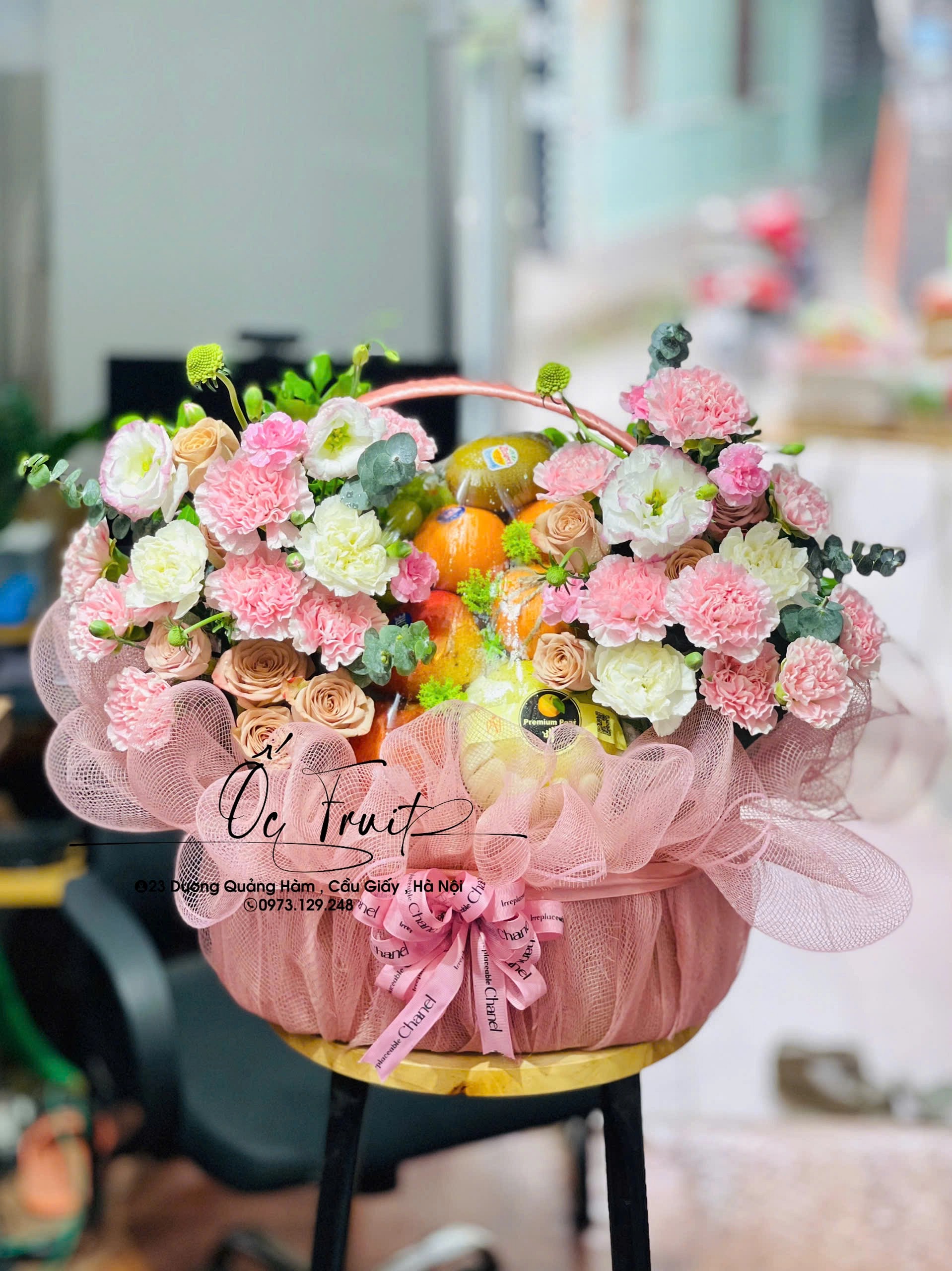 Giỏ trái cây kèm hoa tươi nk159