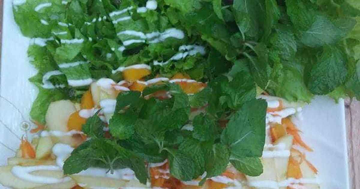 Salad rau củ sốt chanh leo mix cam