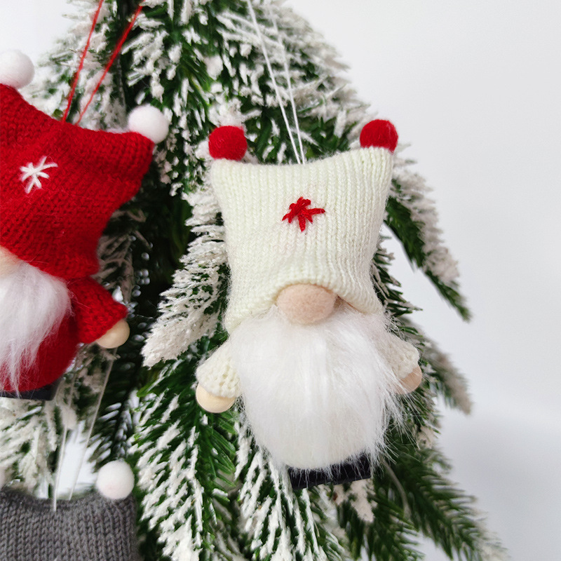 Dekorativer Weihnachts-Wichtelanhänger mit Bommelmütze