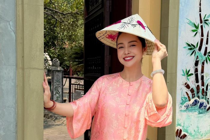 19 giây đỉnh cao của chồng Khánh Thi với bạn nhảy, Jennifer Phạm xinh đẹp đi lễ - Báo VietnamNet
