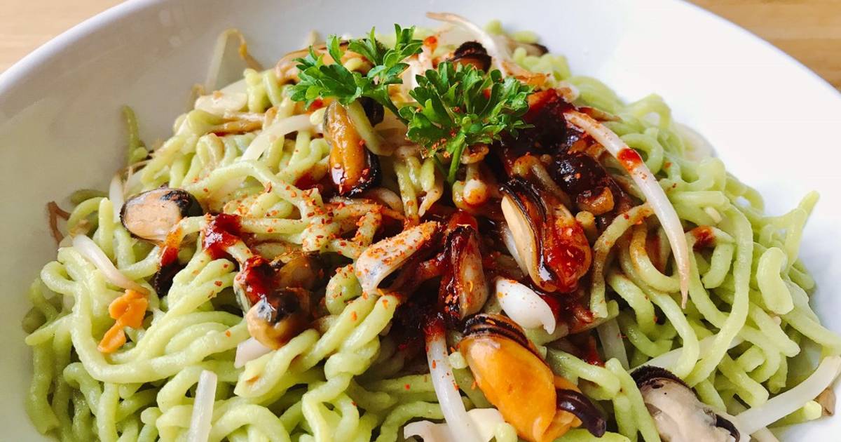 Mì Xào Thịt Trai (Vẹm Đen) Sốt Ớt Siêu Cay