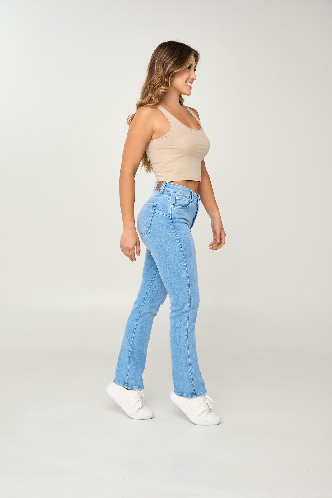Jean straight boot tiro medio en denim stretch, color zul claro - Vista 2