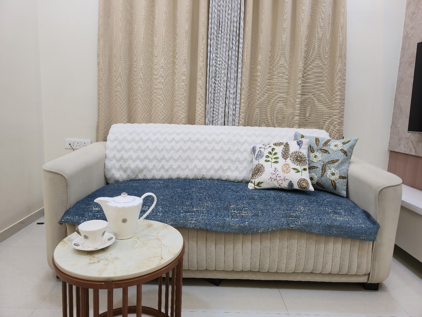 Rabbit White Fur (017)