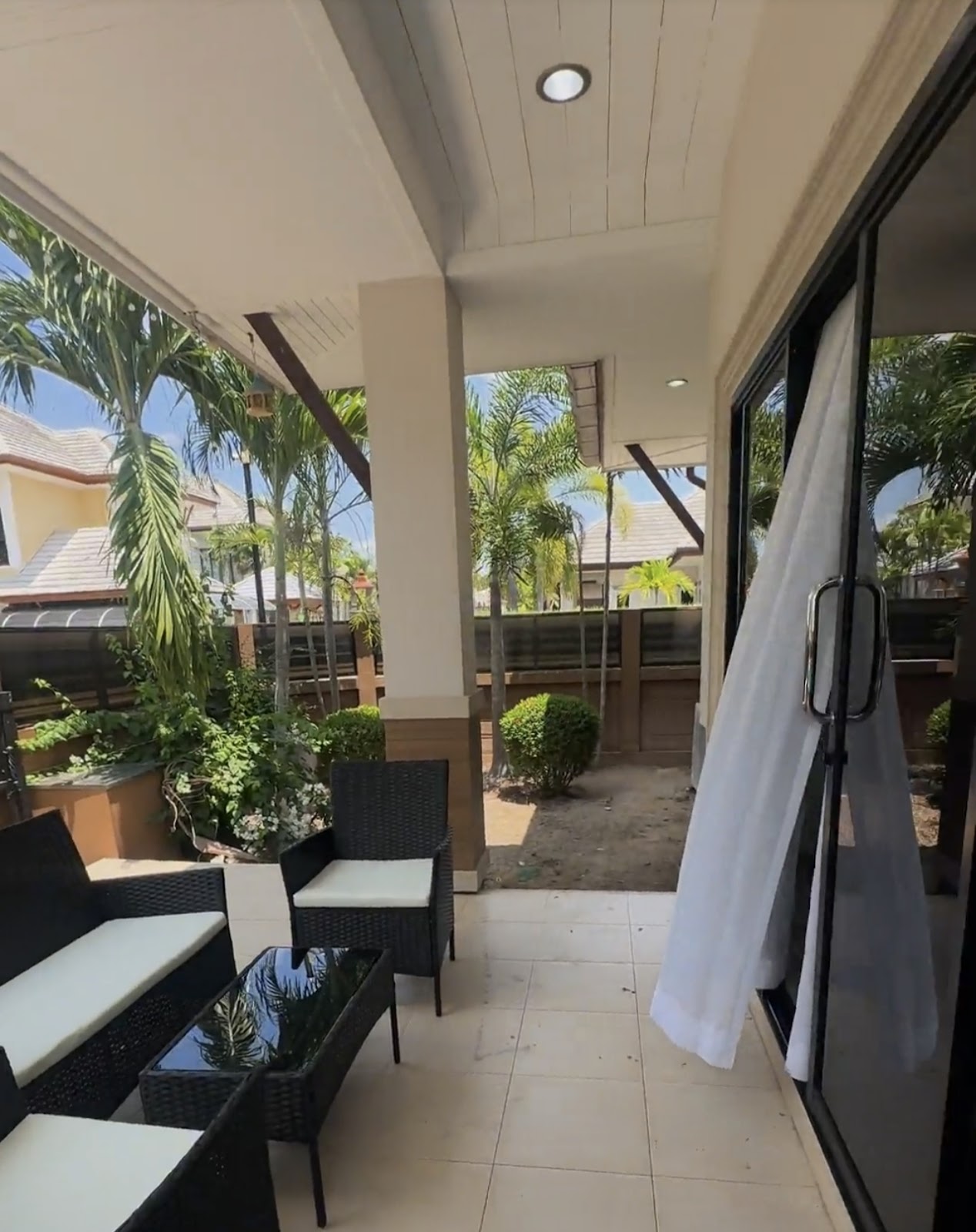 Jomtien Beach Condo S1 - Studio, Floor 5 11