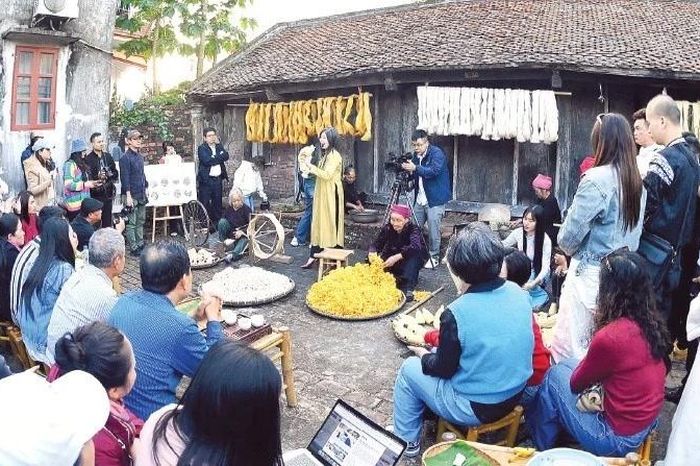 Du lịch thích ứng để giữ nhịp tăng trưởng - Báo Nhân Dân