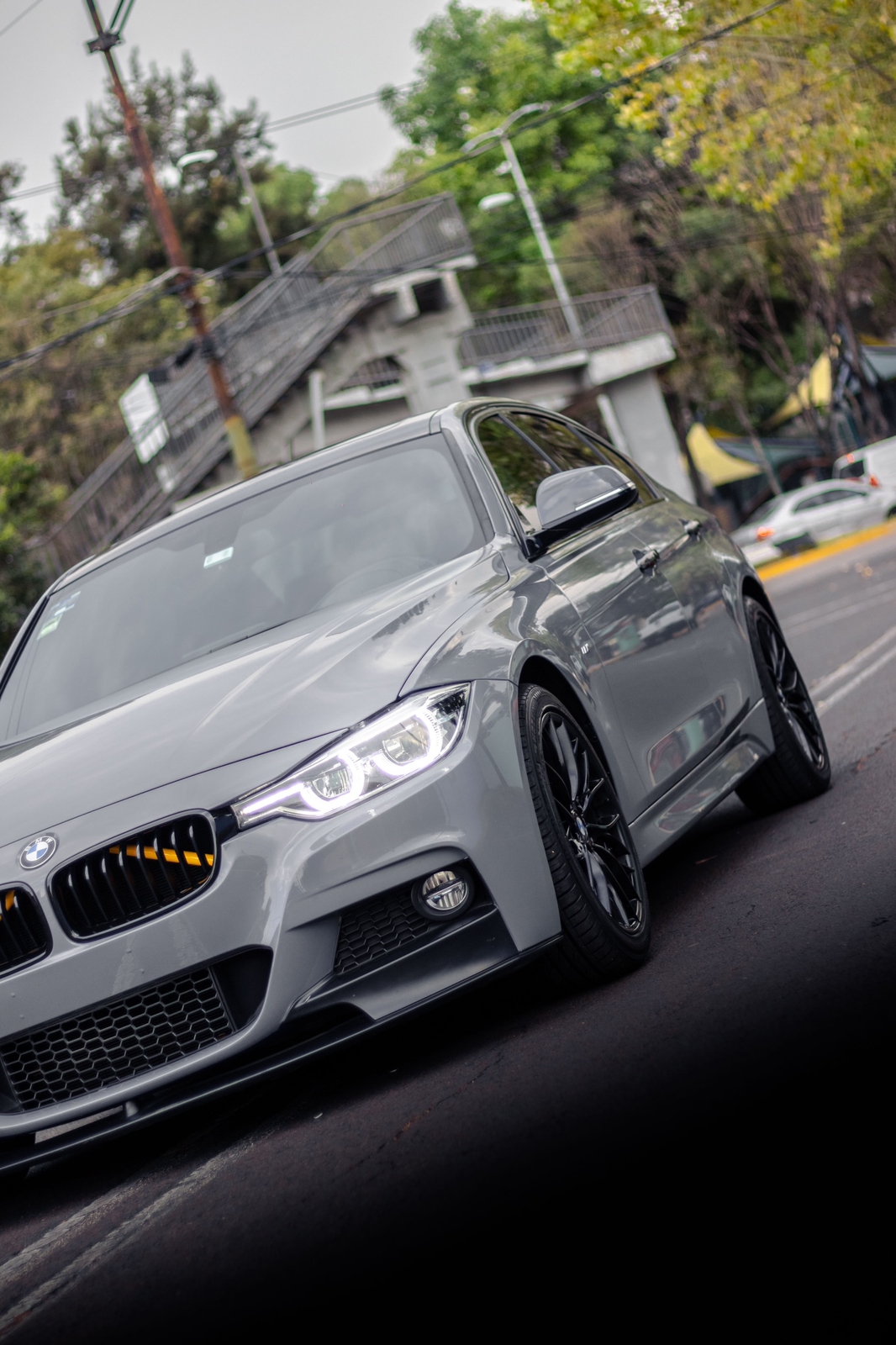 BMW 330i · Nardo Grey 4