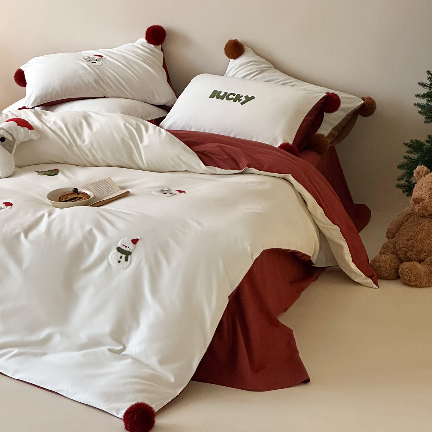 Cotton bedding set, cartoon design, with pom poms