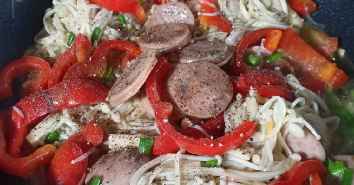 Nấm kim châm, ớt chuông xào dồi heo keto