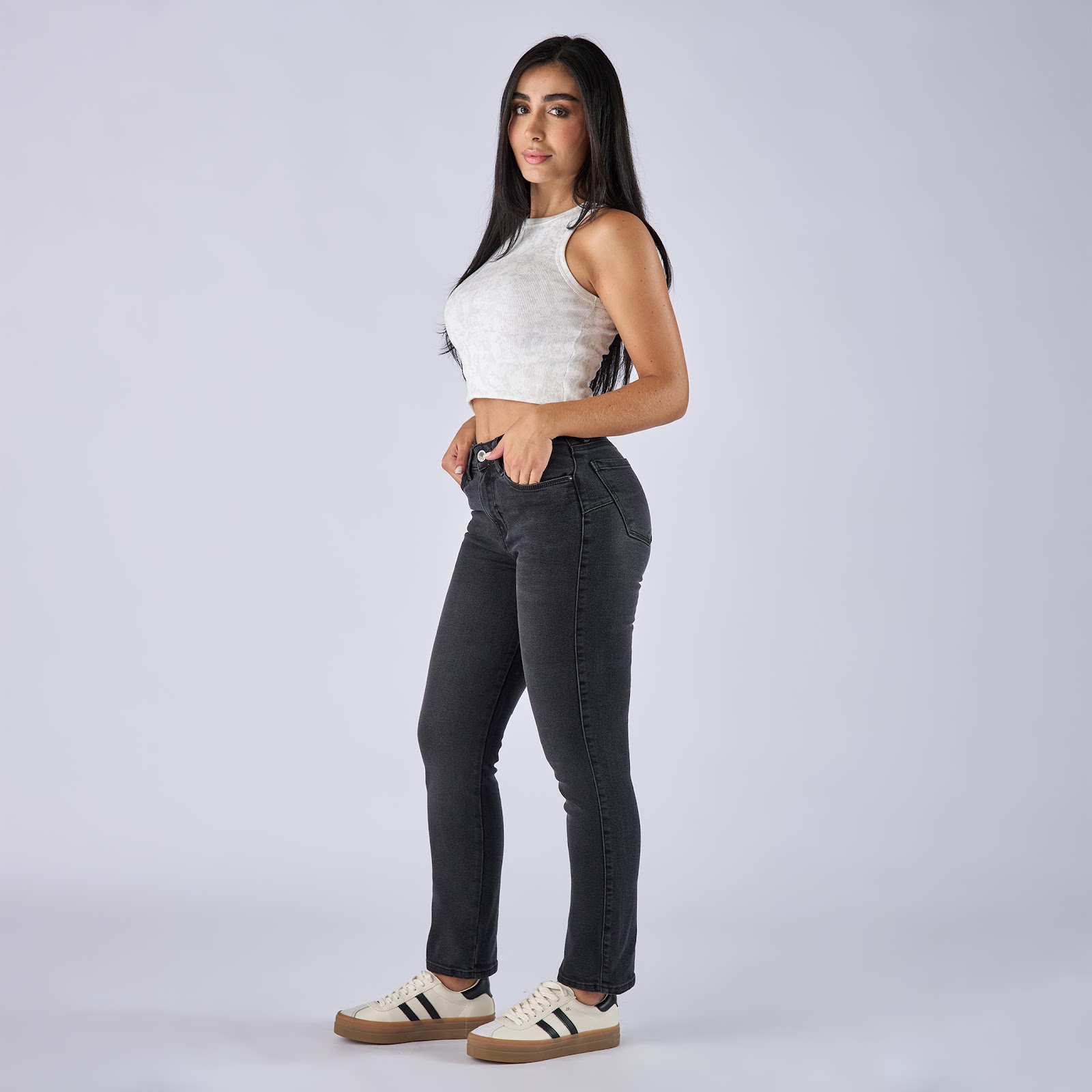 Jean straight boot licrado tiro medio en denim color gris humo - Vista 2