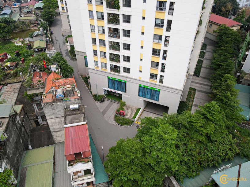 <p>Nội thất căn hộ được hoàn thiện với chất lượng quốc tế với các sản phẩm đẳng cấp như: American Standard, Inax, Panasonic, Sino… đảm bảo mang đến cuộc sống tiện nghi với chất lượng sống cao.</p>