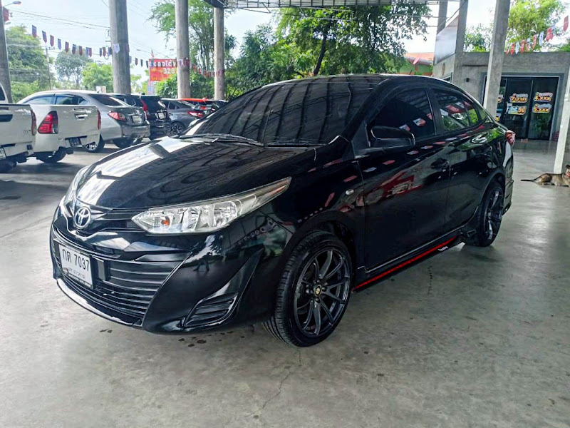 TOYOTA YARIS ATIV