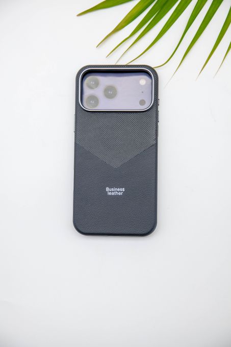 iphone 17 leather case