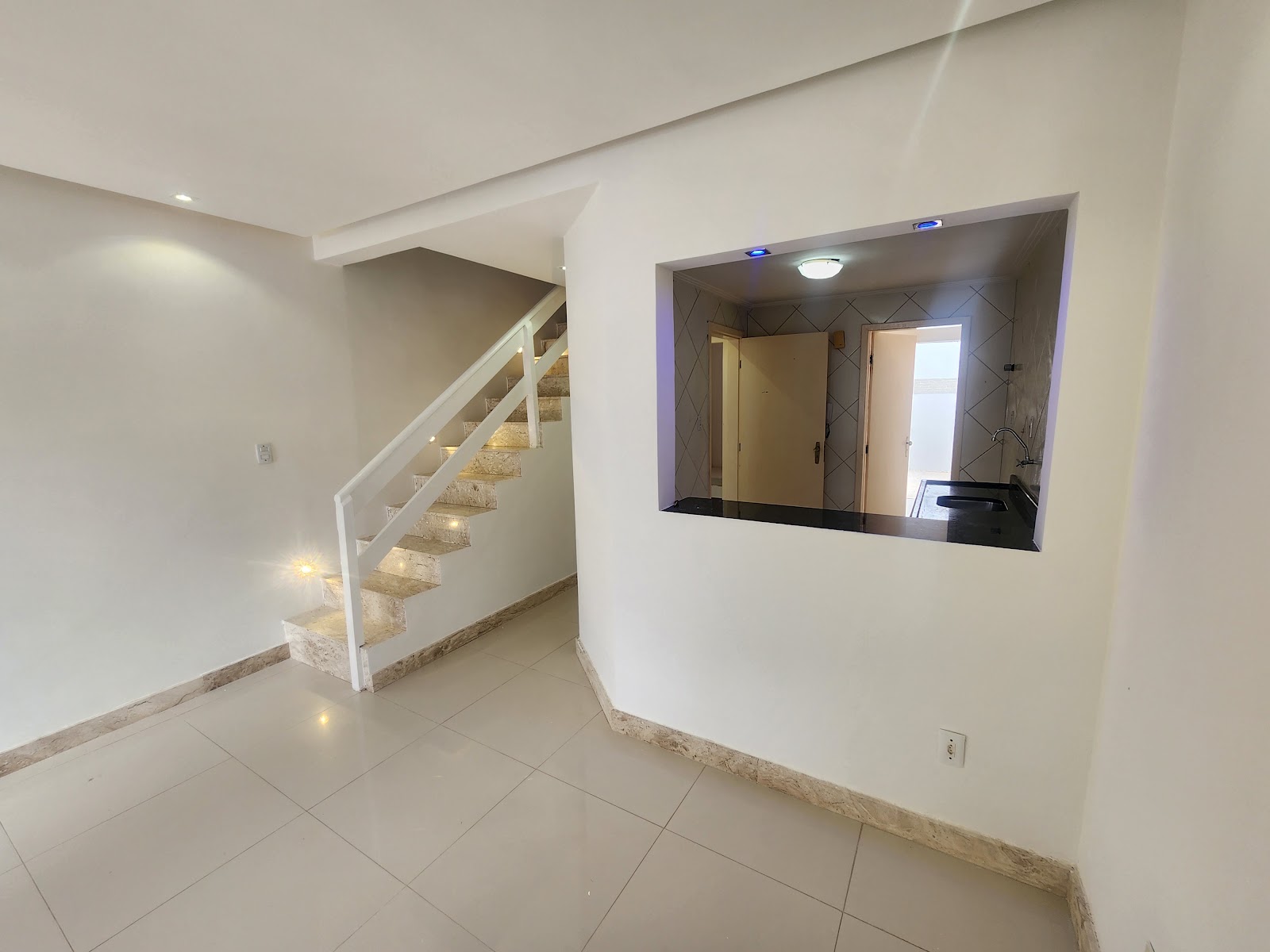 Casa em condomínio, Itapuã