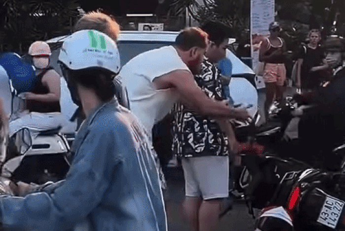 Công an vào cuộc vụ khách Tây đấm tài xế công nghệ ở Đà Nẵng - Tạp chí Tri thức