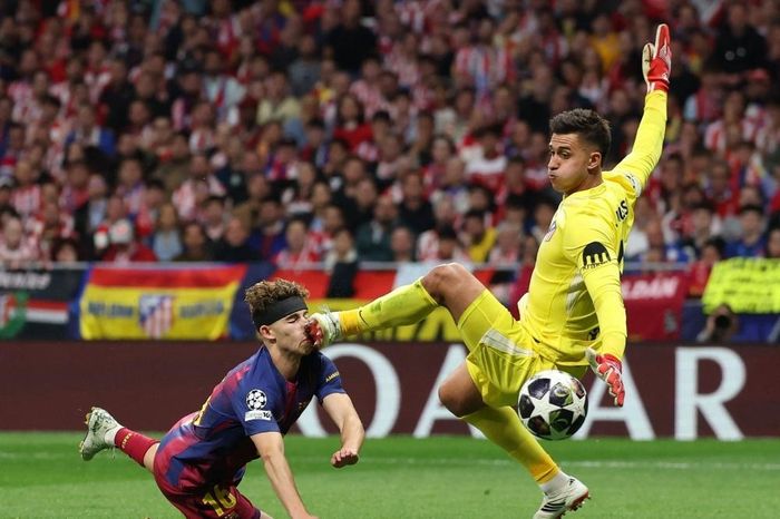 Pha va chạm rợn người của cầu thủ Barca - Tạp chí Tri thức