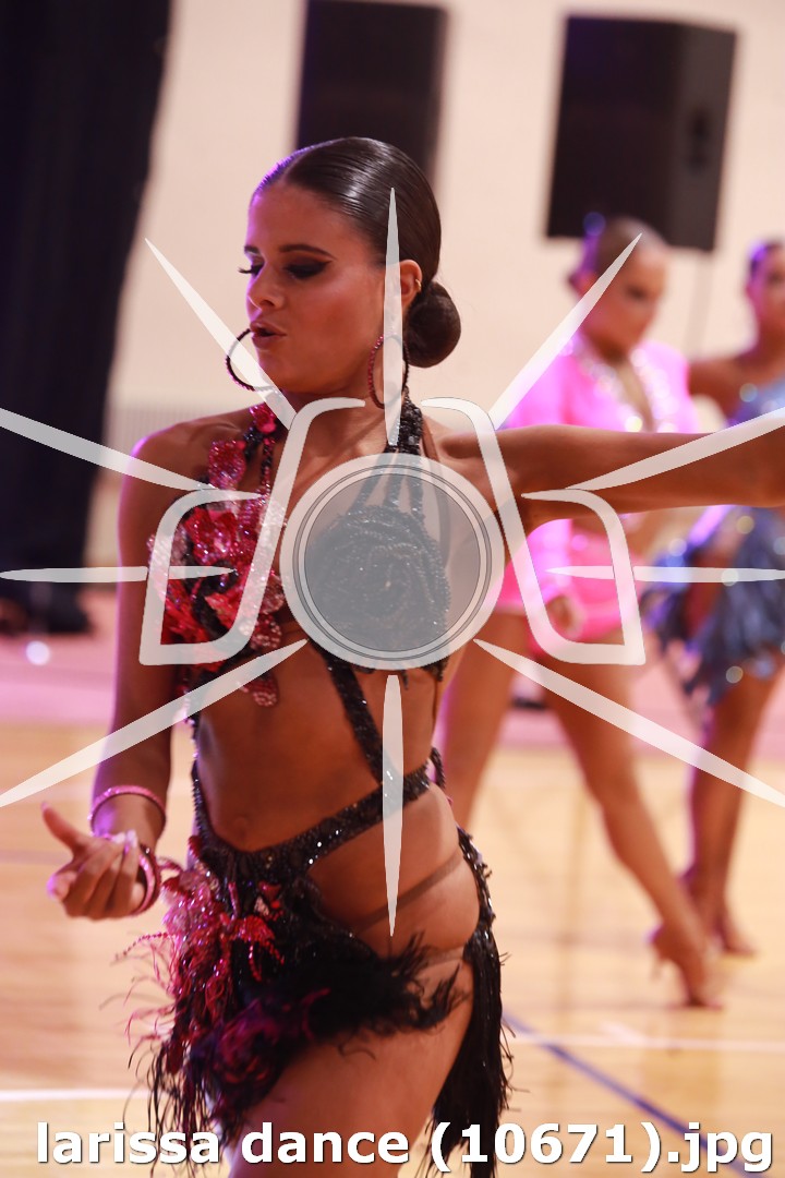 larissa dance (10671).jpg