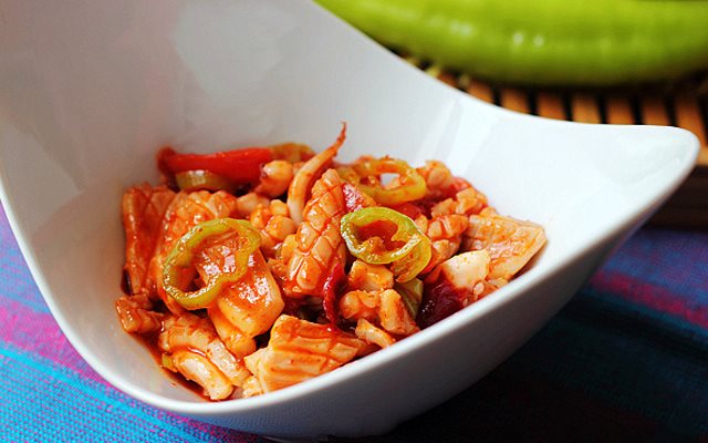 Mực Tươi Xào Chua Cay