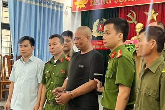 Không quen biết, nghi phạm vẫn xông vào trụ sở công an chém đại úy - Báo Người Lao Động