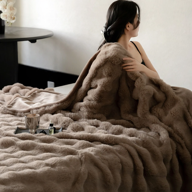 Fluffy wool blanket, high-quality, versatile
