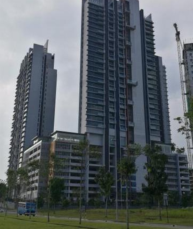 Grand Medini — foto