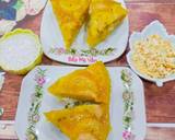 Bánh chuối hấp bột sắn dây chín cho ra đĩa,cắt miếng tam giác.