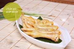 Sau khi hấp xong xếp lên đĩa, rắc lá chanh thái chỉ lên trên. Chân gà hấp muối có thể chấm cùng gia vị muối tiêu vắt chanh.