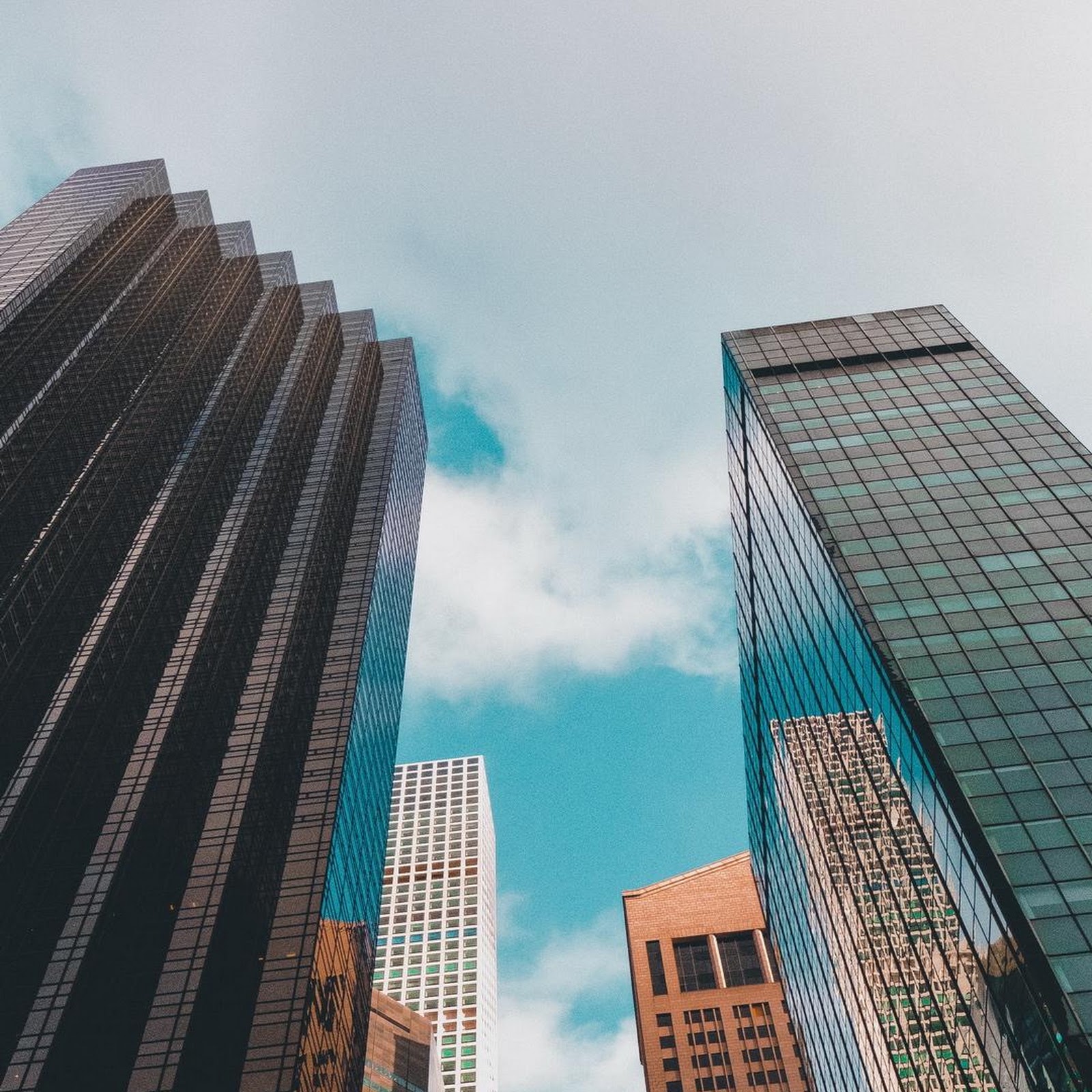 Download Towering City Skyscrapers Full HD iPhone