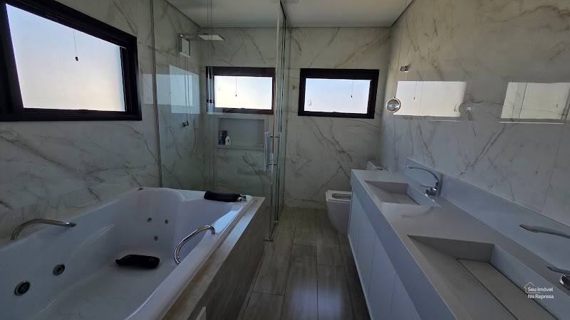 Foto 25 de Casa com 4 Suítes, lote de esquina e com vista para Represa
