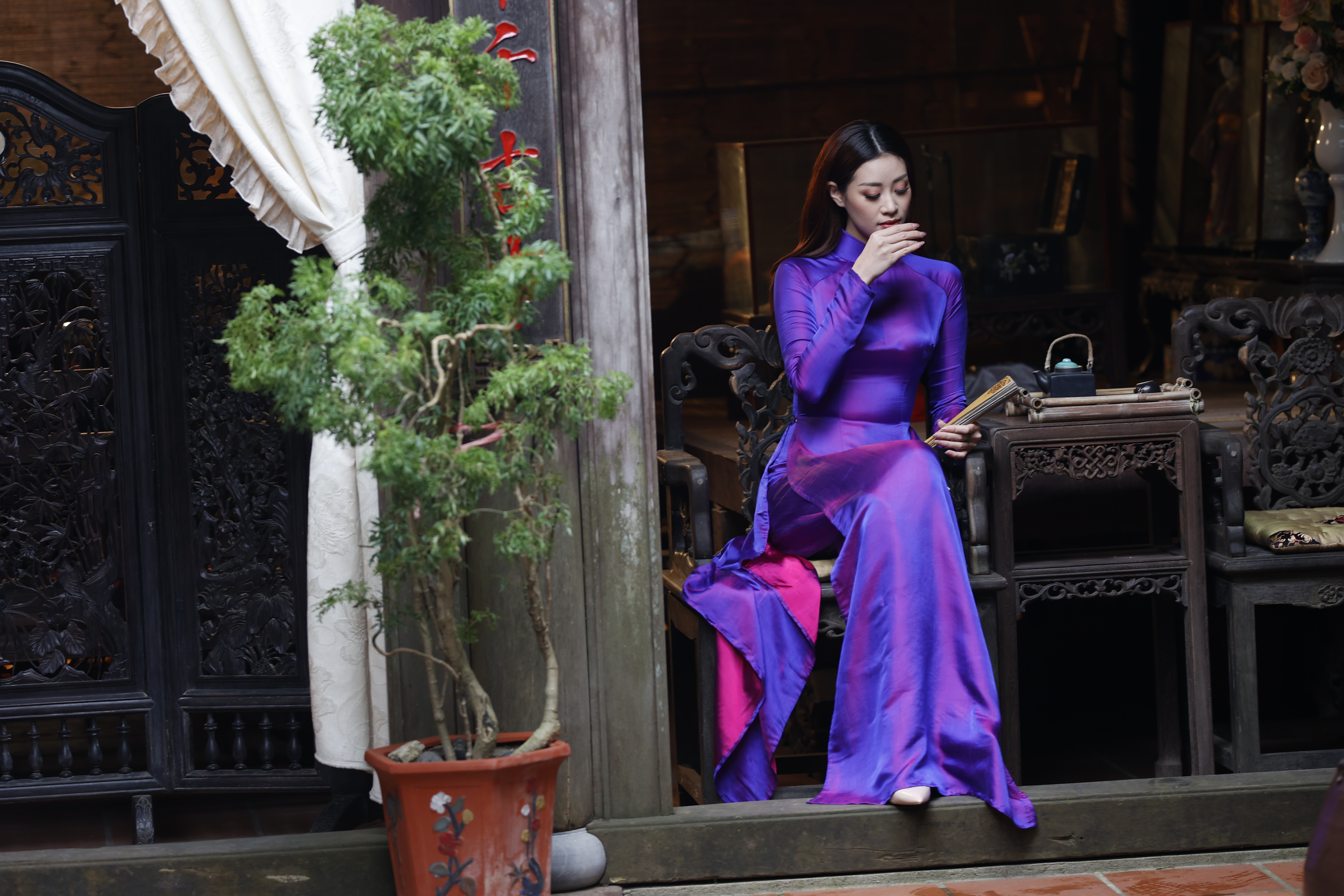 Vải áo dài Gấm màu đỏ đẹp từ Vải áo dài Cẩm Tú