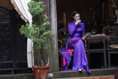 Vải áo dài Gấm màu đỏ đẹp từ Vải áo dài Cẩm Tú