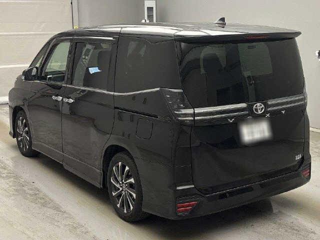 Voxy Hybrid