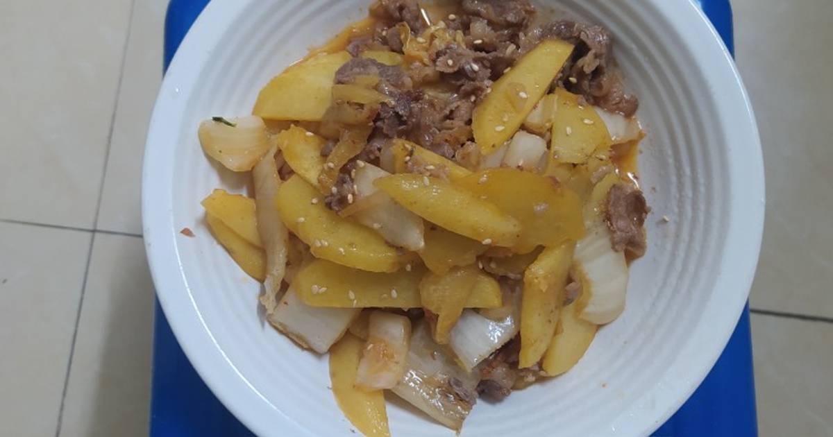 Khoai tây xào kim chi thịt bò