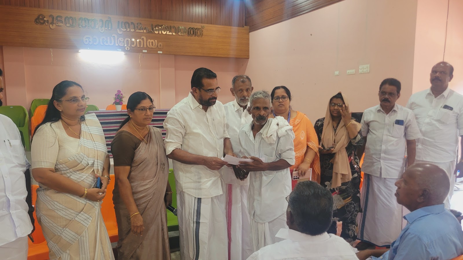  പ്രകൃതിക്ഷോഭം - ധനസഹായം വിതരണം നടത്തി