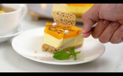 Cheese cake chanh dây là một trong những món bánh tuyệt vời nhất dùng để giải nhiệt trong những trưa hè oi ả. Cách làm không quá khó, vị ngọt nhẹ chua thanh từ phô mai và chanh dây ăn cùng lớp bánh cracker giòn rụm sẽ làm bạn không thể ngừng ăn đấy. Còn chờ gì mà không cùng Cooky mau mau vào bếp nào.