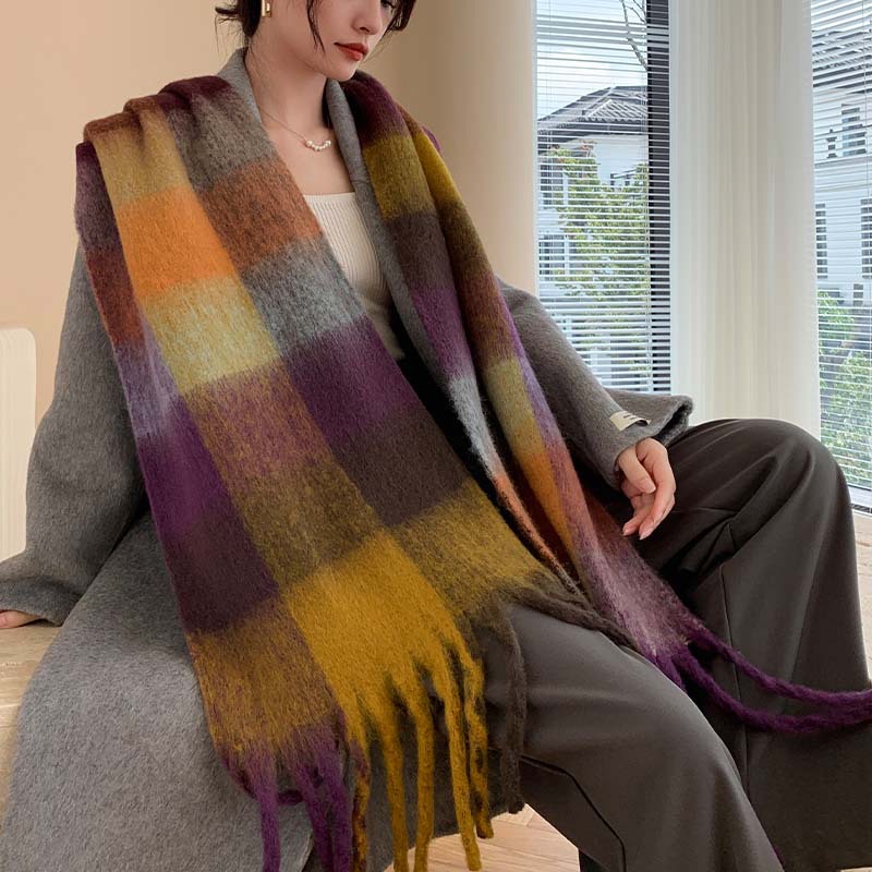 Checkered scarf in mohair look, warming