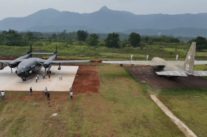'Toa xe bay' C-119 tạo điểm nhấn hút khách tham quan sân bay Tà Cơn - Báo Sài Gòn Giải Phóng