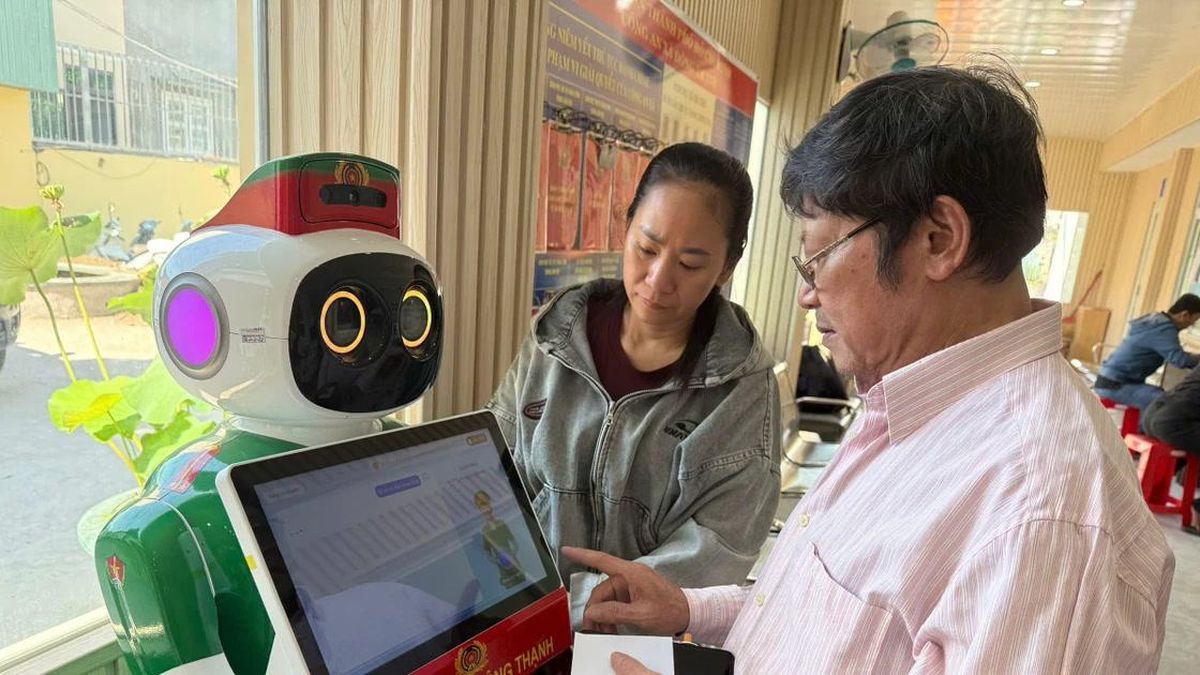 Công an xã đầu tiên triển khai Robot thông minh tích hợp AI - Báo Công An Nhân Dân