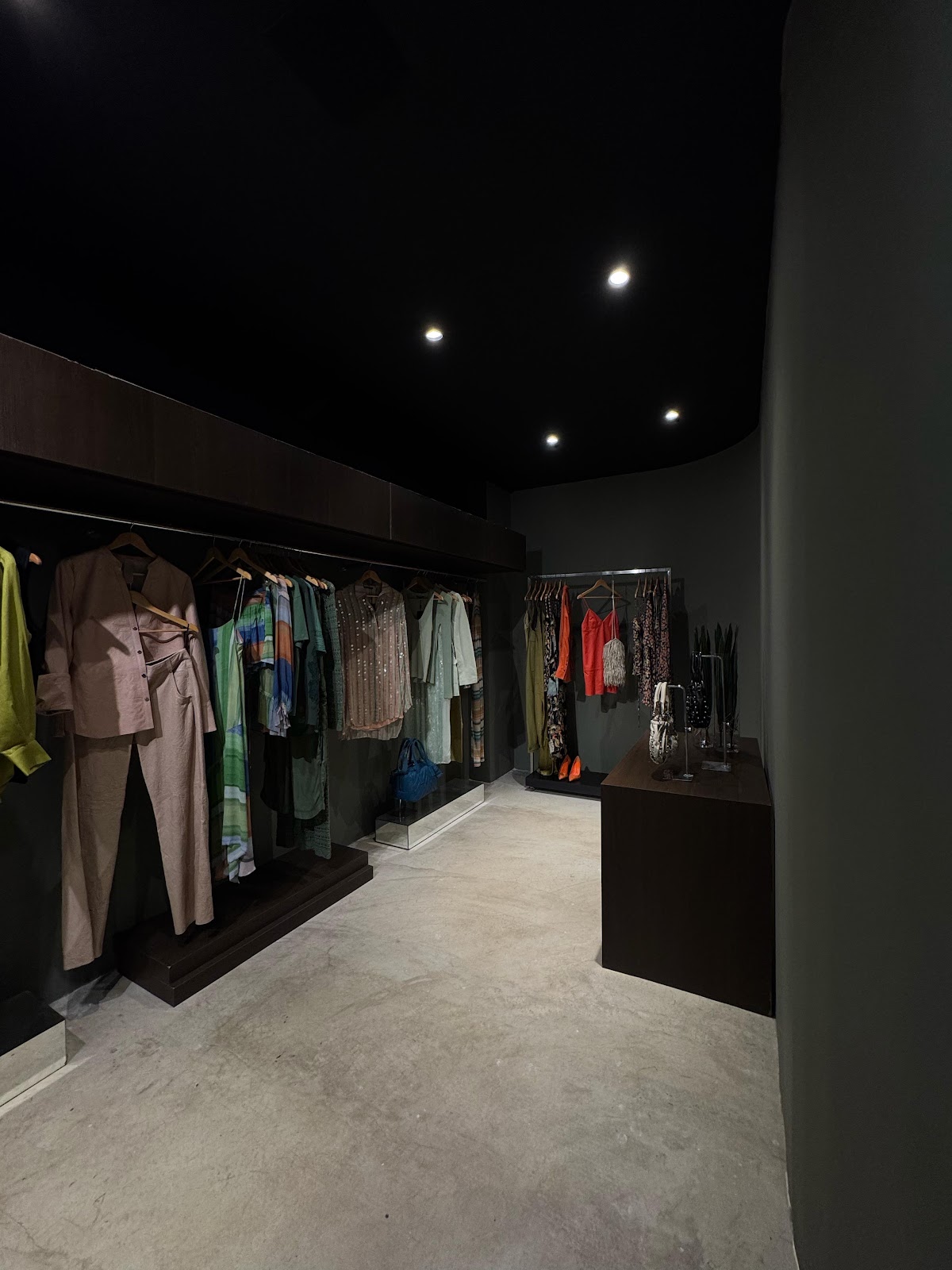 Detalhes Animale — showroom Low Profile + Dreams