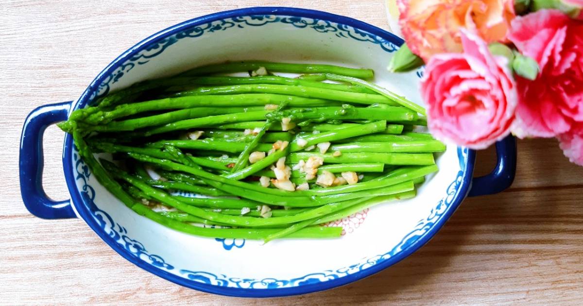 Măng tây xào tỏi