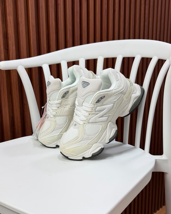 New Balance 9060 Blanco Crema